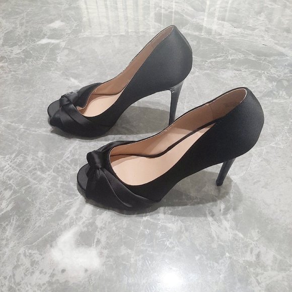 Bebe Peep Toe Elegant Knotted High Heels Womens Sz 9 - Picture 3 of 4